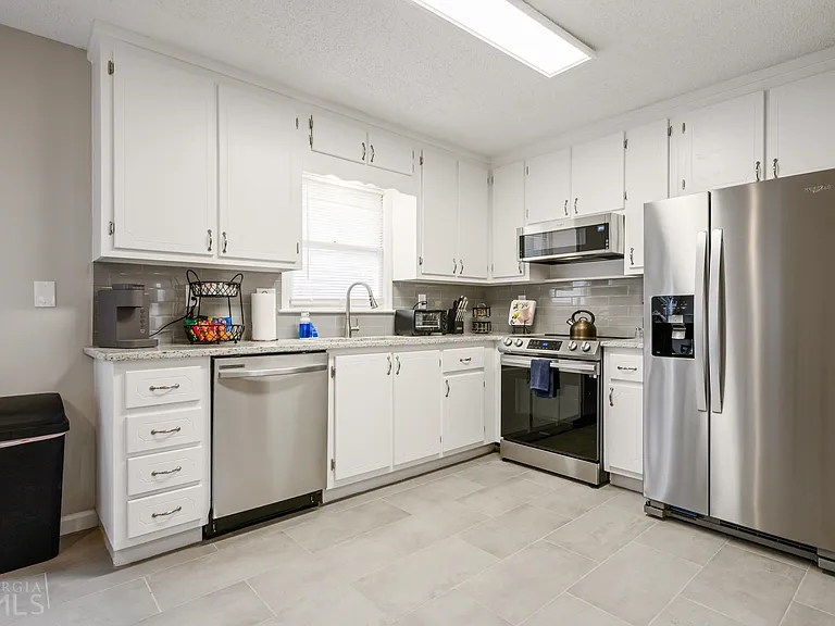 25 Jennifer Ln — Photo 8