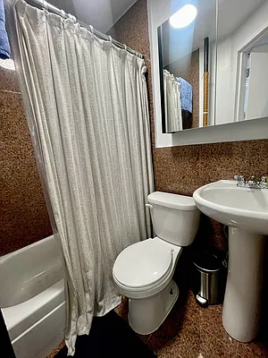 Rented by Bond New York | media 8