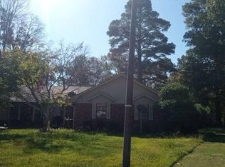 12 Regency Ln, Pine Bluff, AR 71603