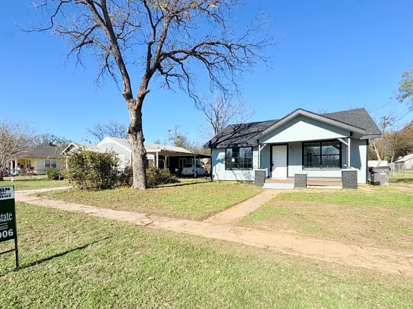 905 2nd St, Graham, TX 76450