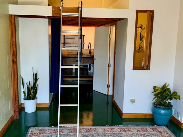 (undisclosed Address), Encinitas, CA 92024