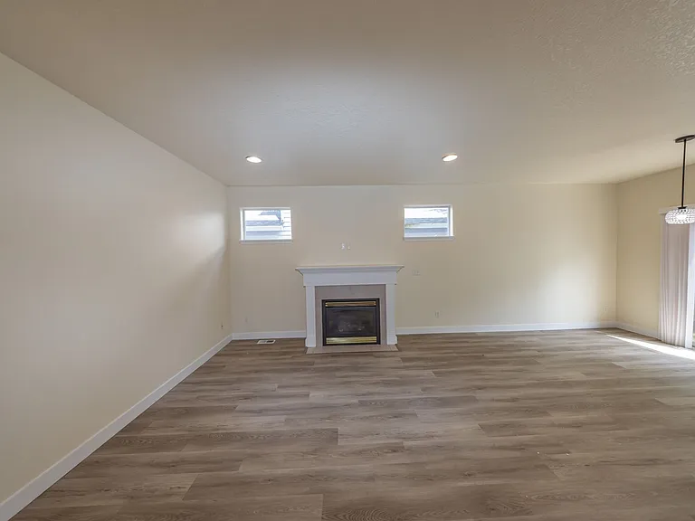 13815 NE 63rd St — Photo 3