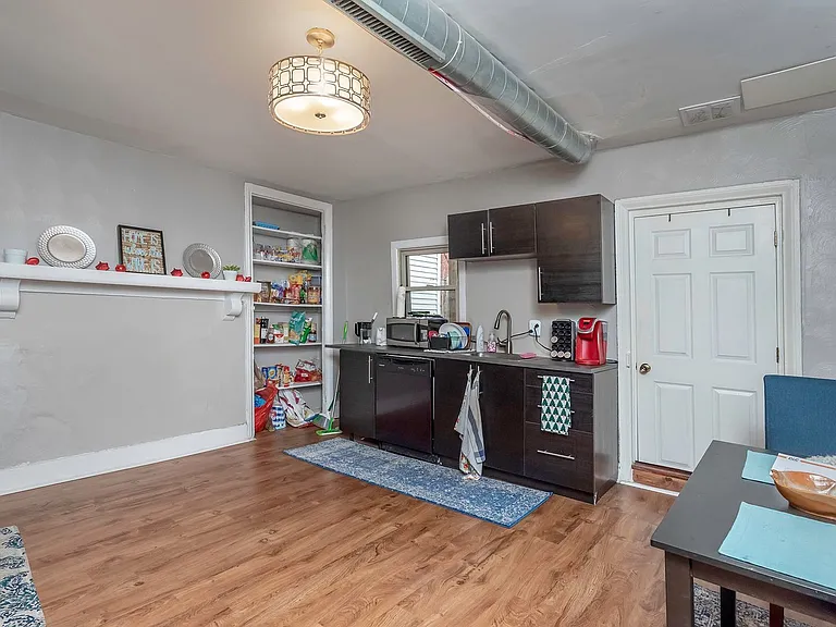 1411 Bingham St — Photo 3