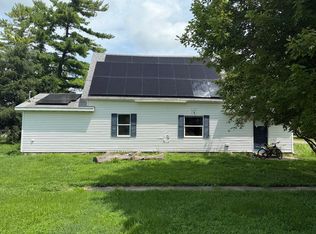 21 Chestnut St, Weldon, IL 61882
