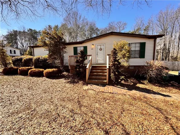 408 Red Oak Dr, Stokesdale, NC 27357