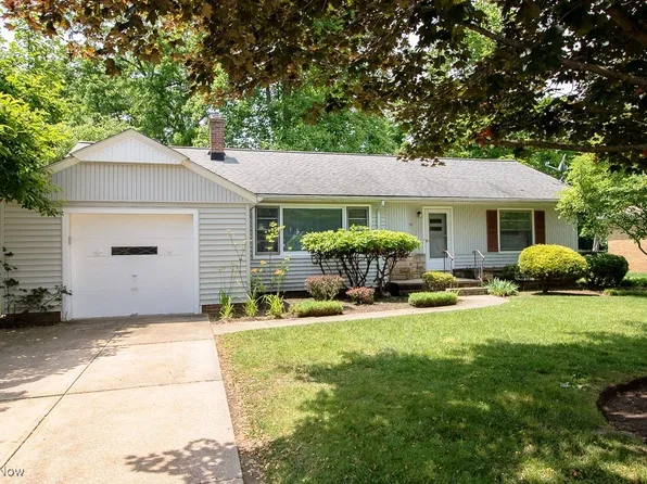 7550 Sharonlee Dr, Mentor, OH 44060