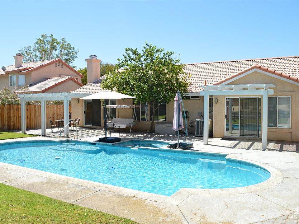 1st image of 78740 La Palma Dr