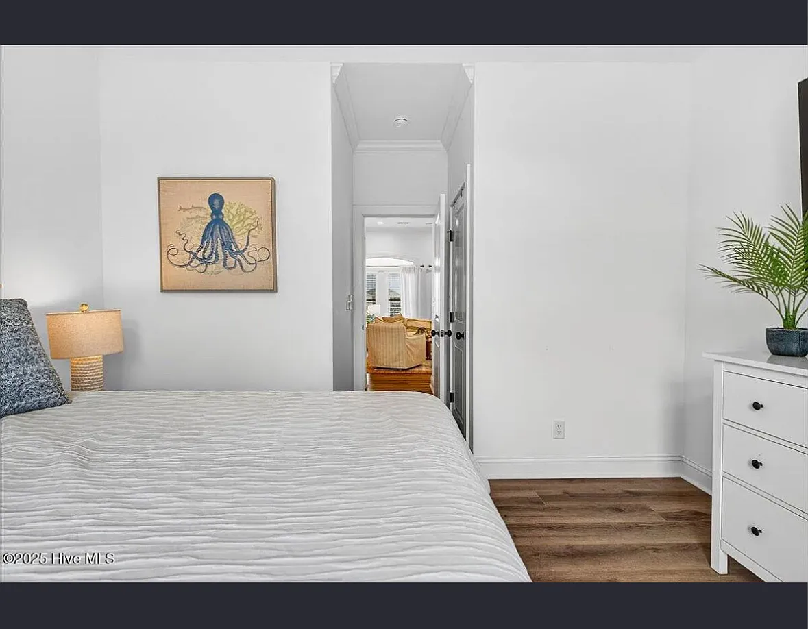 428 E 5th St — Photo 3