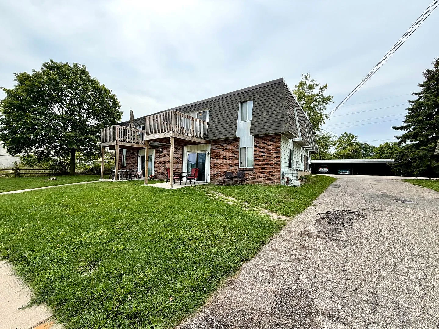 2 bed, 1.0 bath, $1,150 — Photo 2
