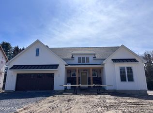 3 Wyatts Way, Clifton Park, NY 12065