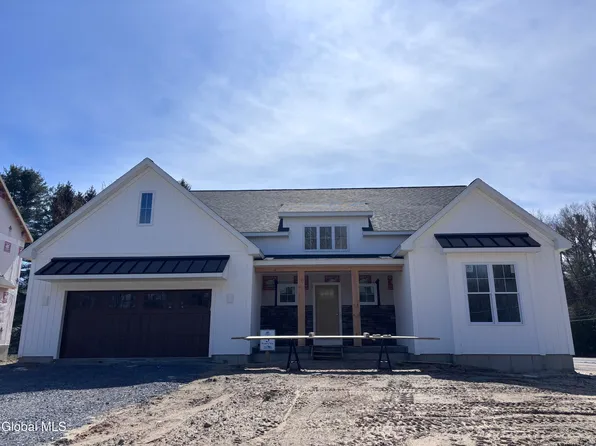 3 Wyatt's Way, Clifton Park, NY 12065