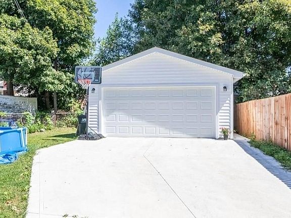 3rd image of 1305 Lakeland Ave #1305