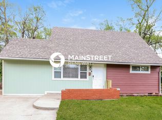 8607 Corrington Ave, Kansas City, MO 64138