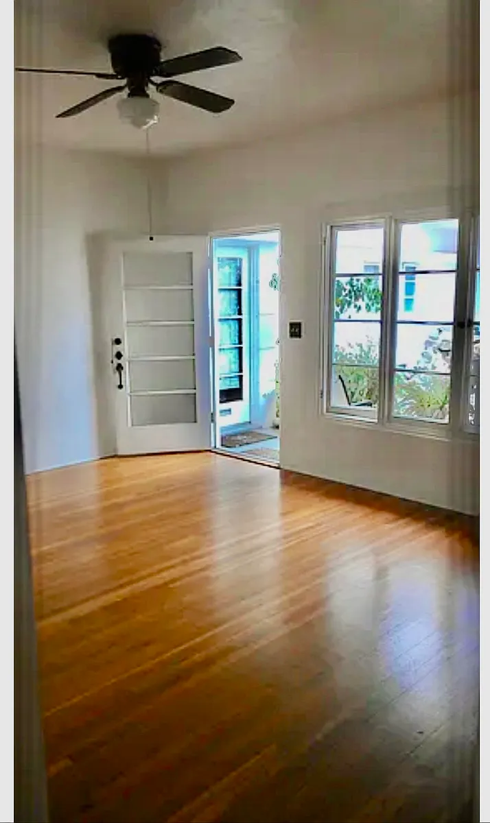 Entry from courtyard - 4304 Campus Ave