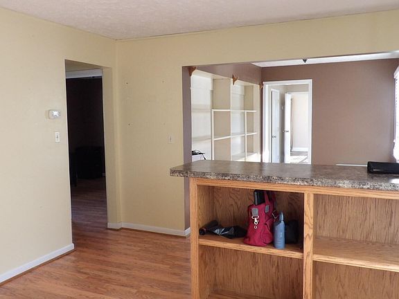 3rd image of 20 Penny Ln