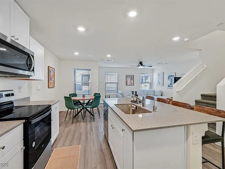 1906 Arietta Vista St — Photo 9
