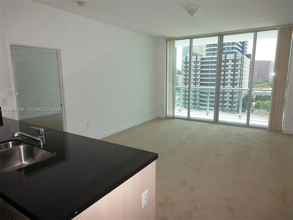 Axis On Brickell — Photo 4