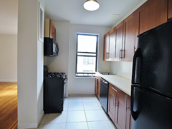 2nd image of 940 St Nicholas Ave APT 6G