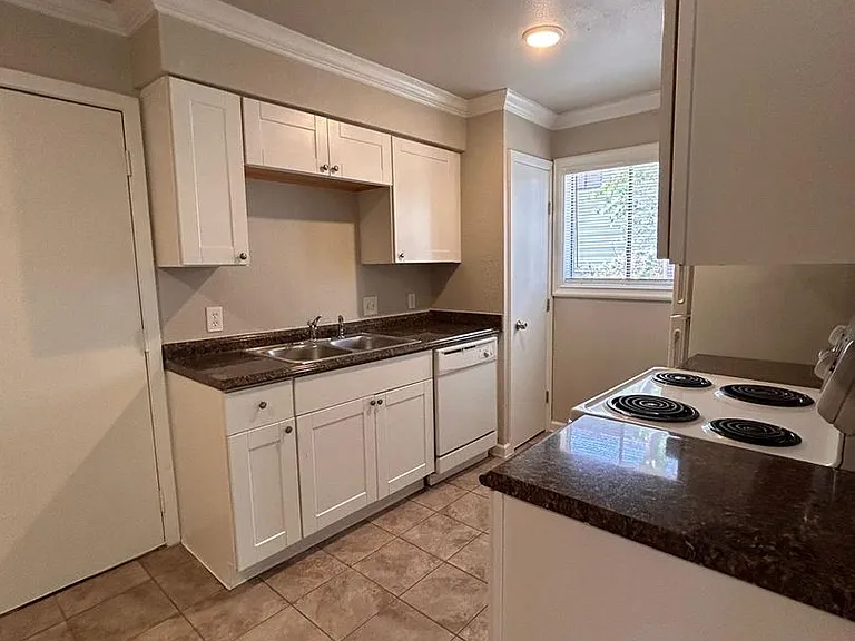 2706 Little Valley Cv #B — Photo 2