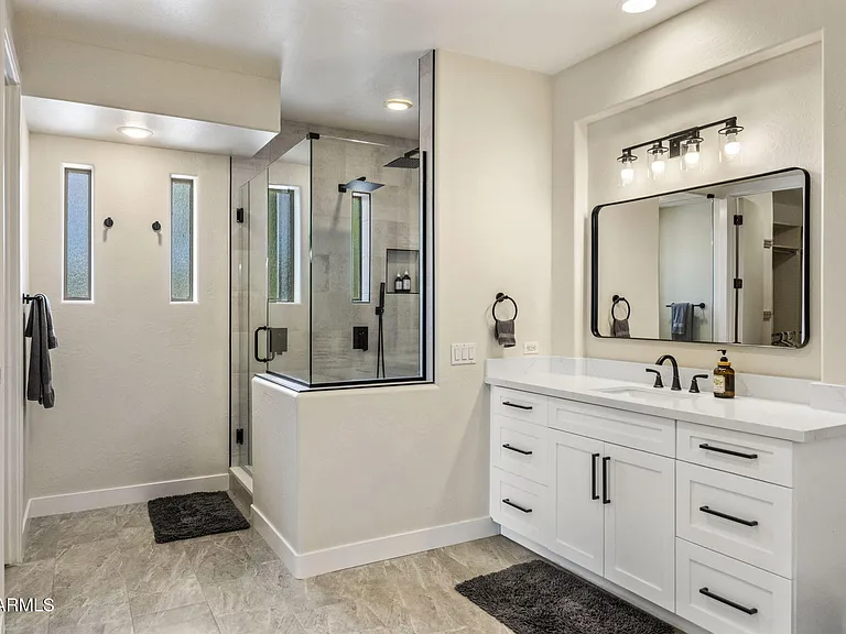 9572 E Mountain Spring Rd — Photo 32