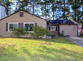 8 Sanlun Lakes Dr, Hampton, VA 23666