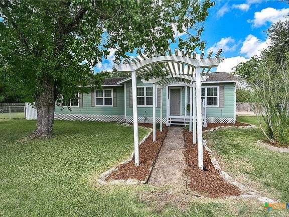 2nd image of 319 E Matagorda Ave