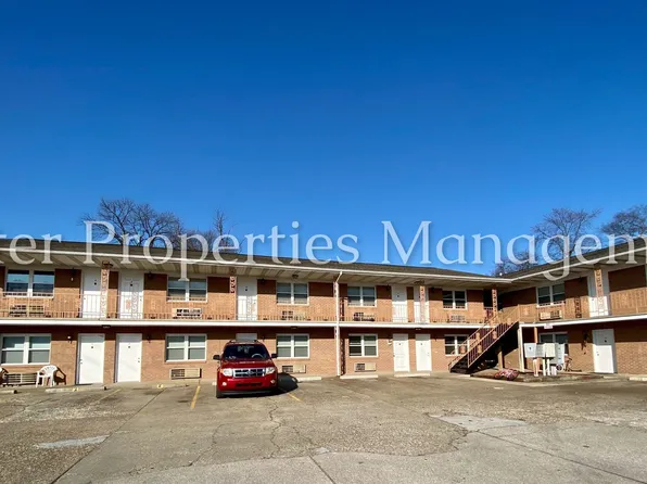 Pinewood Apartments