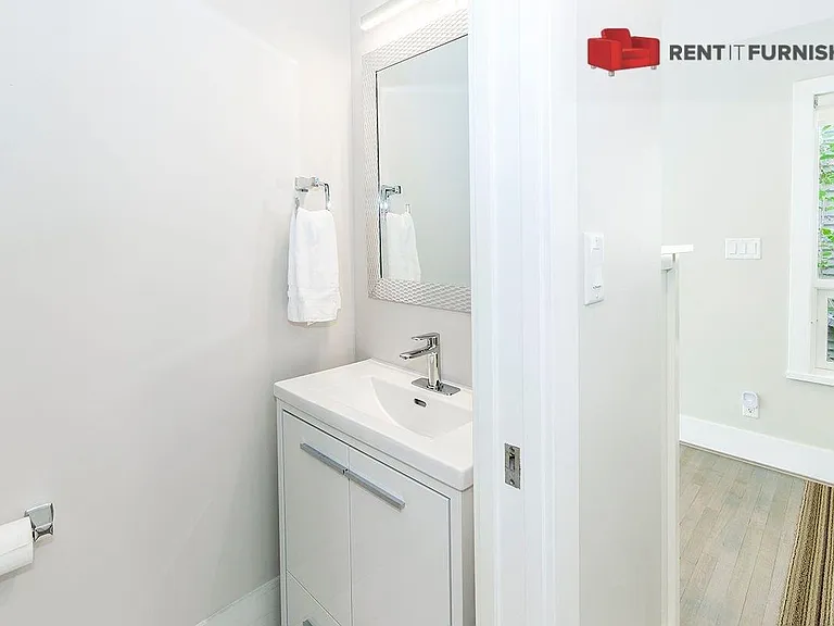 2964 Point Grey Rd — Photo 16