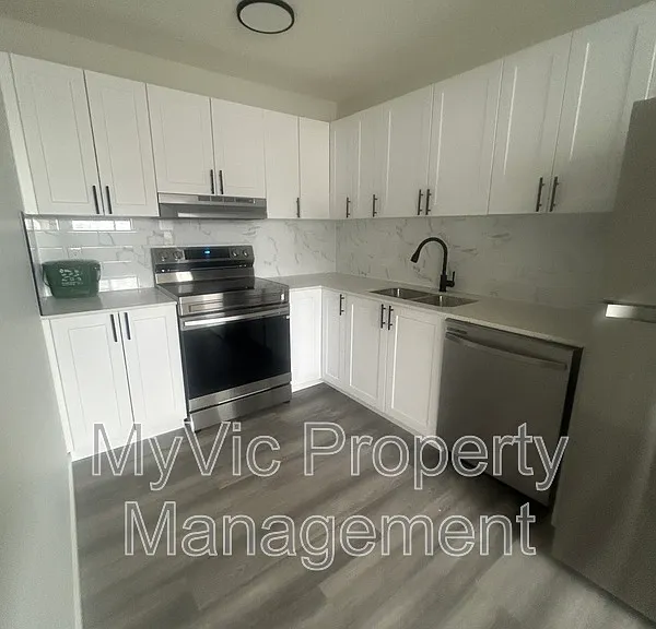 11919 101st St NW — Photo 3