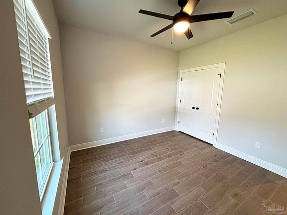 5th image of 4849 Bonneville St #12
