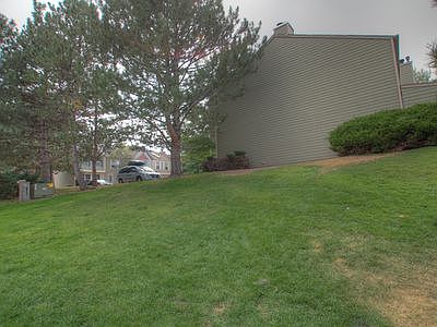 HOA maintained surroundings