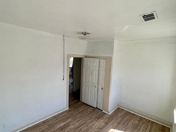 2nd image of 116 E Tennesse St
