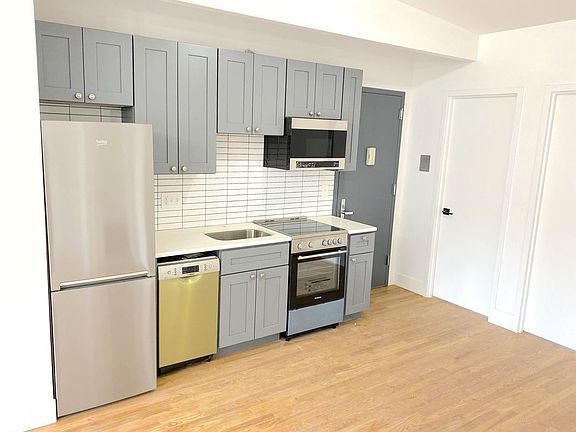 2nd image of 83 Clermont Ave