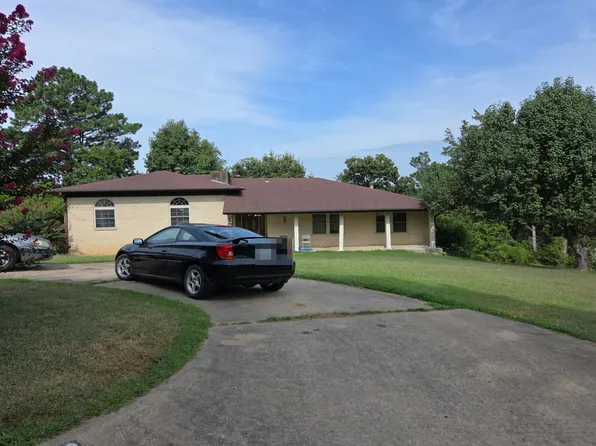 1003 N 8th St, Van Buren, AR 72956