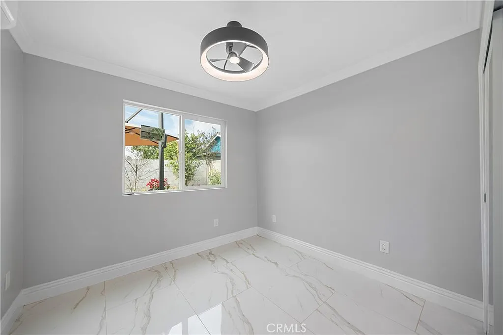 2 bed, 700 sqft, $2,800 — Photo 3