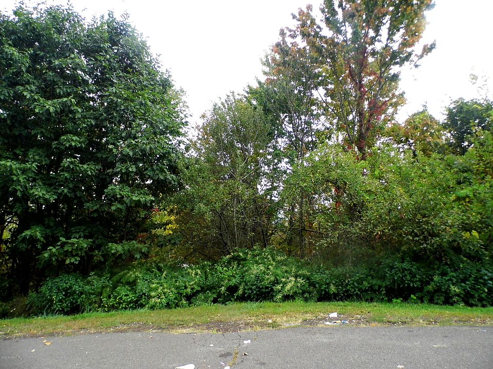 2nd image of 8th St