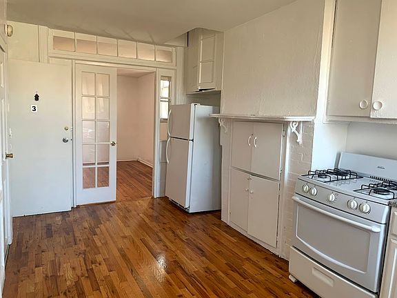 2nd image of 231 Boerum St #2R