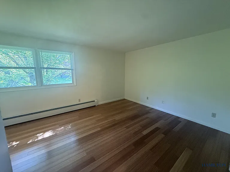 2024-2032 Spring St — Photo 14