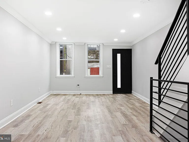 1847 Gerritt St — Photo 12