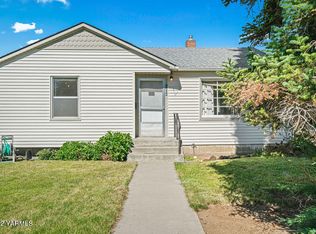 1304 Ledwich Ave, Yakima, WA 98902