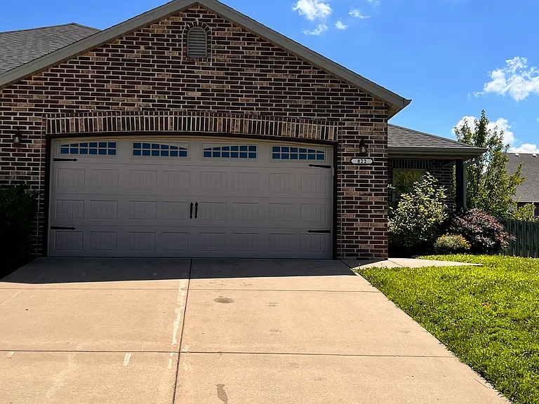 822 E Crystal Ave — Photo 1