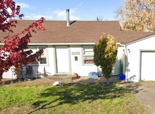 2260 D St, Springfield, OR 97477