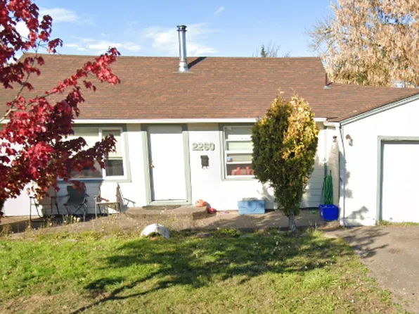 2260 D St, Springfield, OR 97477
