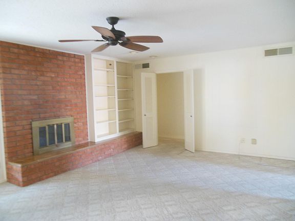 3rd image of 8924 Parkland Dr