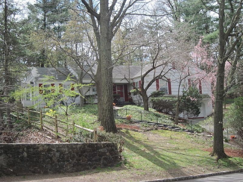 1st image of 46 Holly Dr