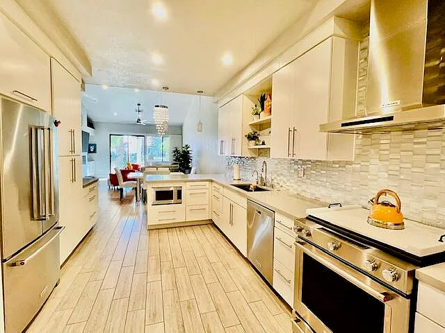 2 bed, 2.5 bath, 1517 sqft, $5,500 — Photo 3