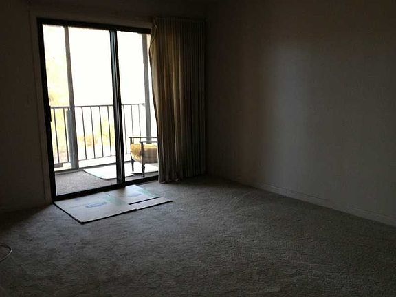 5th image of 650 E Greenwich Ave APT 2-101