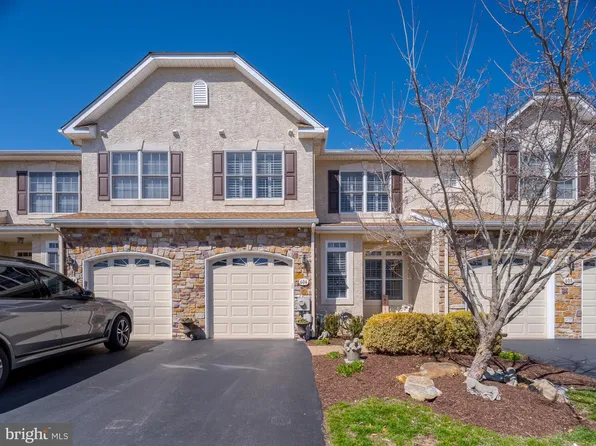 606 Greycliffe Ln, Lower Gwynedd, PA 19002