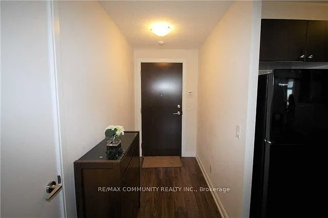 181 Village Green Sq #2821 — Photo 3