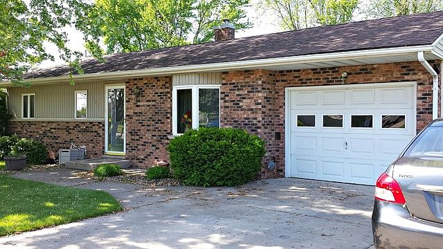 1st image of 404 Oakley Ave